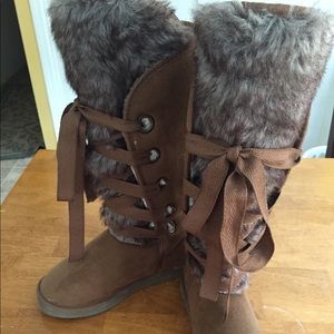 NWOT Nomad style lace up boots.